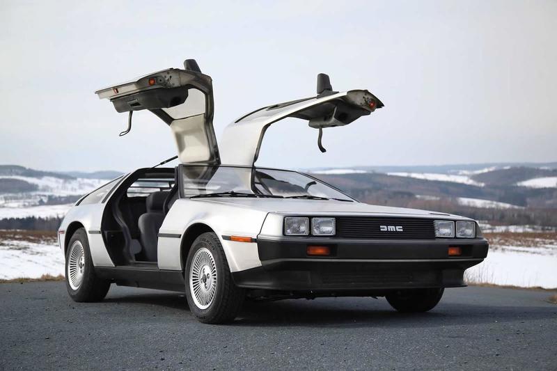 DeLorean DMC-12 из "Назад в будущее" 