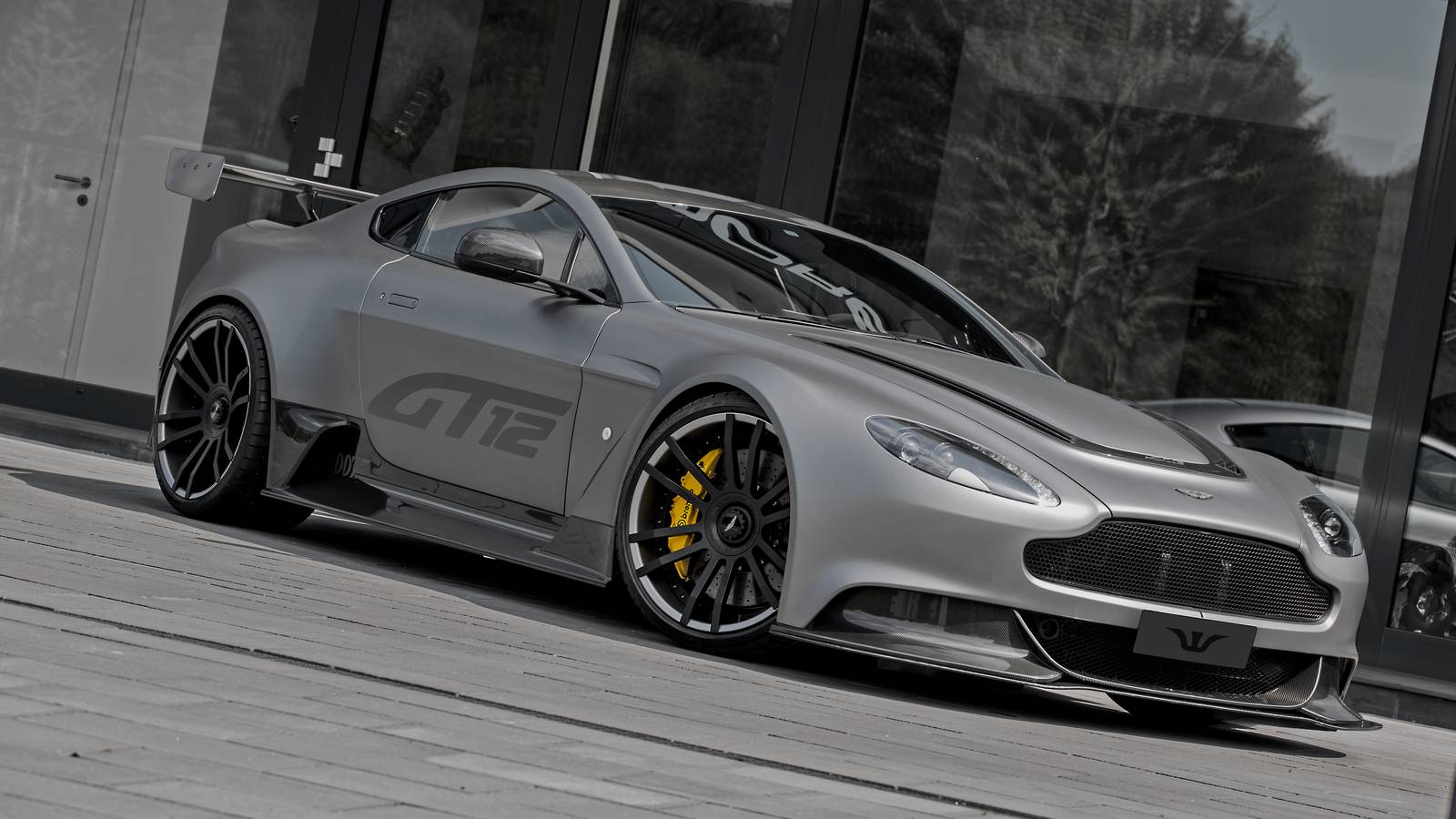 Aston-Martin-Vantage-GT12-tuning-wheelsandmore-3