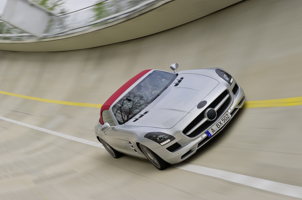 Фото Mercedes SLS AMG Roadster