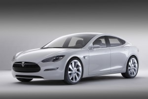 Tesla S выходит на европейский рынок по цене от 71 400 евро