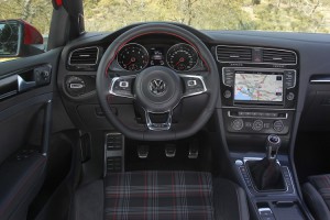 Названы цены на «горячий» Volkswagen Golf GTI для россиян