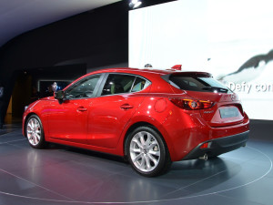Стали известны цены, комплектации и дата продаж новой Mazda3