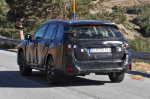 Новое поколение Subaru Legacy уже проходит дорожные испытания