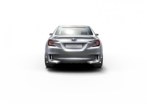 В сети появились официальные фото прототипа Subaru Legacy