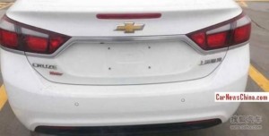 Еще одна версия Chevrolet Cruz появилась на шпионских фото