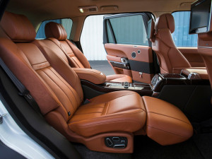 Удлиненная версия Range Rover оценили в России от 4,921 млн. рублей
