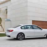 BMW 7-Series 2016 M Sport сбоку/side view