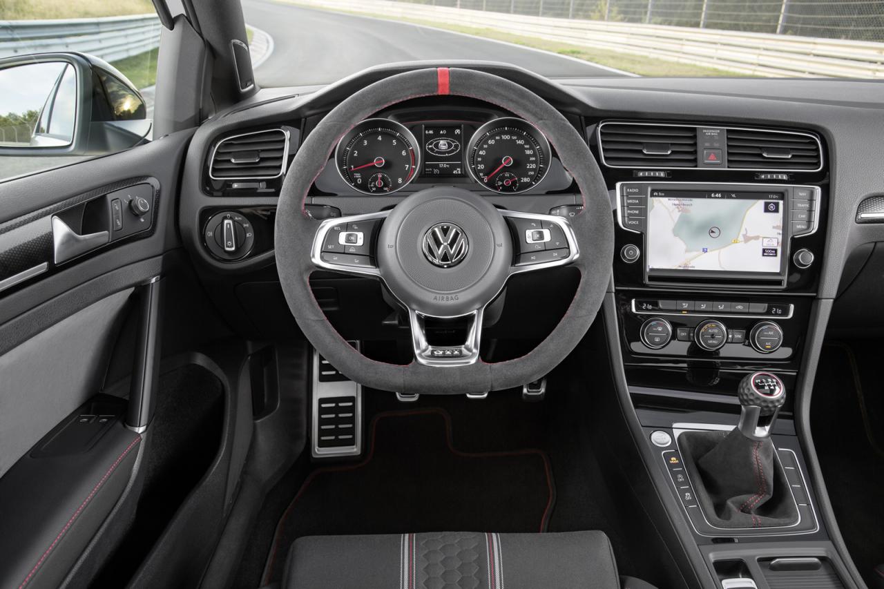 Volkswagen-Golf-GTI-Clubsport-8