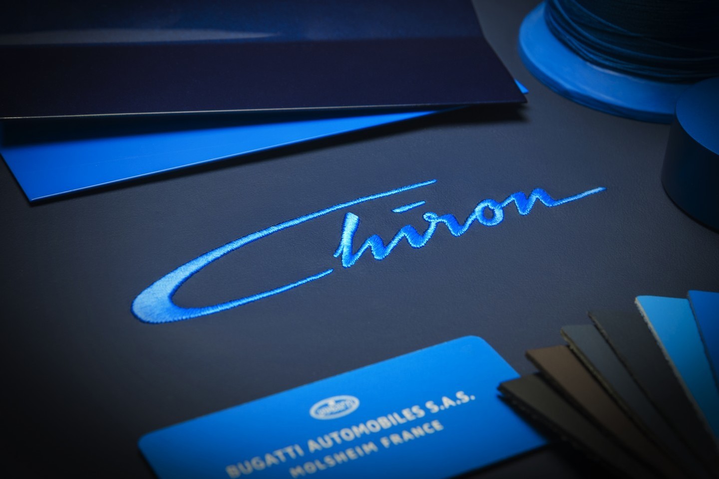 Bugatti Chiron тизер-анонс