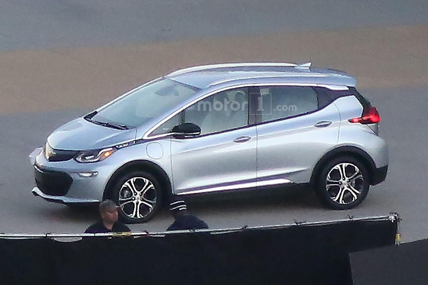 Chevrolet Bolt 2017 шпионское фото