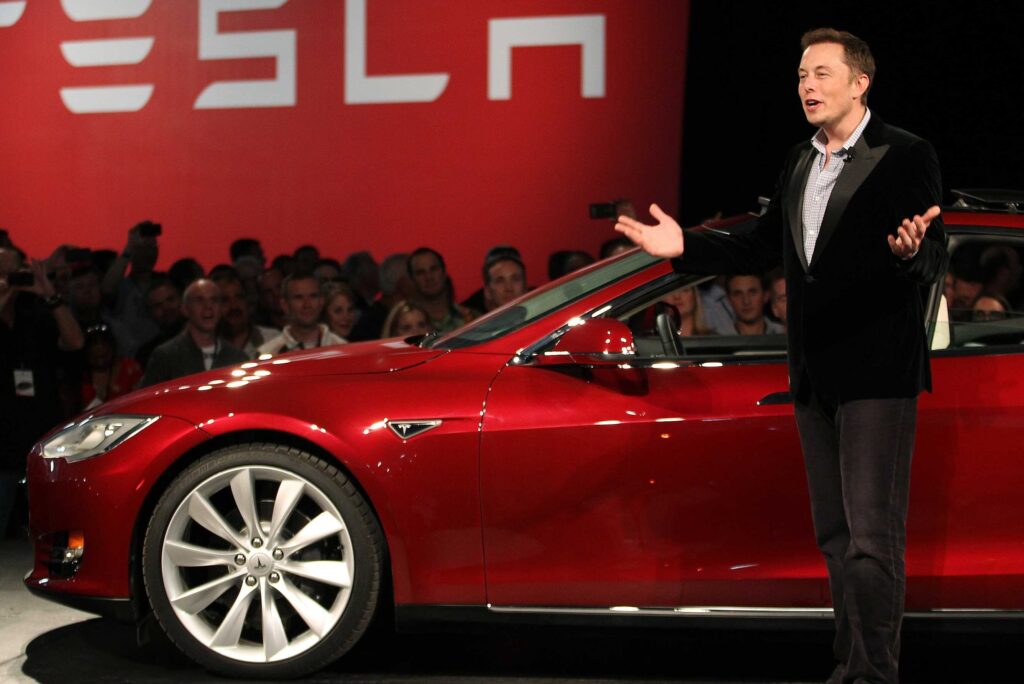Илон Маск анонсировал две новые модели у Tesla