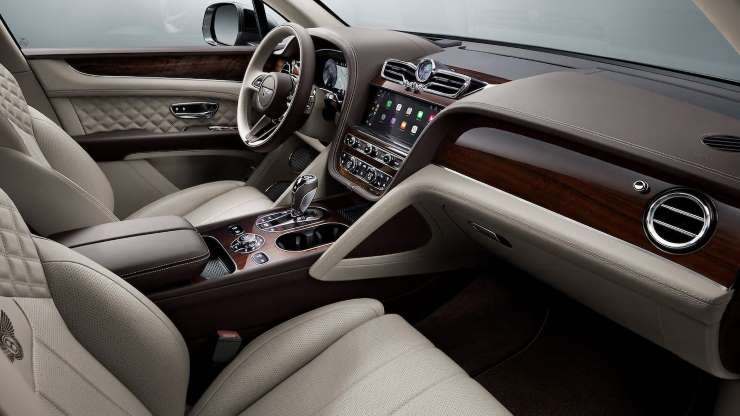 Опубликован обзор нового Bentley Bentayga 2021 модельного года: фото