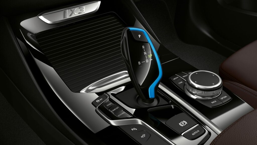 BMW представила новый электрический внедорожник BMW iX3