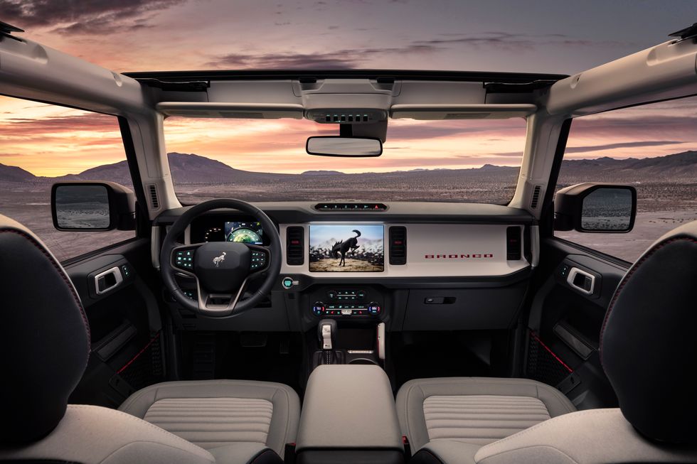 Интерьер нового Ford Bronco 2021 в фотографиях