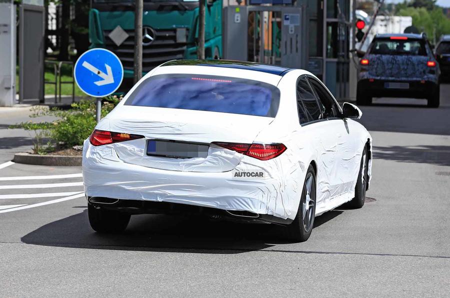 Появились новые шпионские снимки Mercedes S-Class 2021