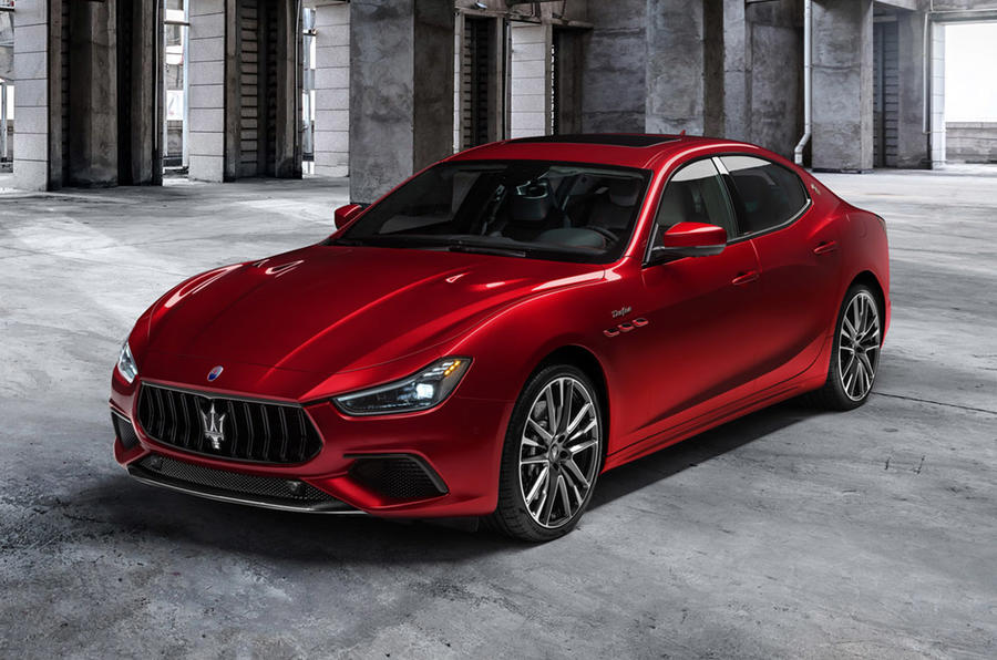 Maserati представила обновленные седаны Trofeo Ghibli и Quattroporte