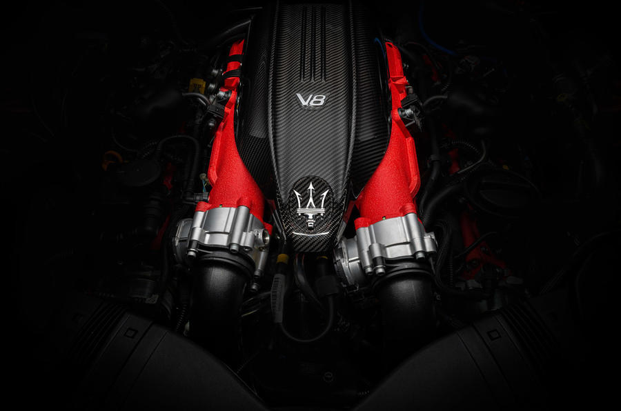 Maserati представила обновленные седаны Trofeo Ghibli и Quattroporte