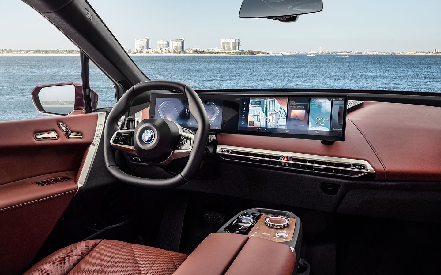 Компания BMW представила новый флагманский электромобиль