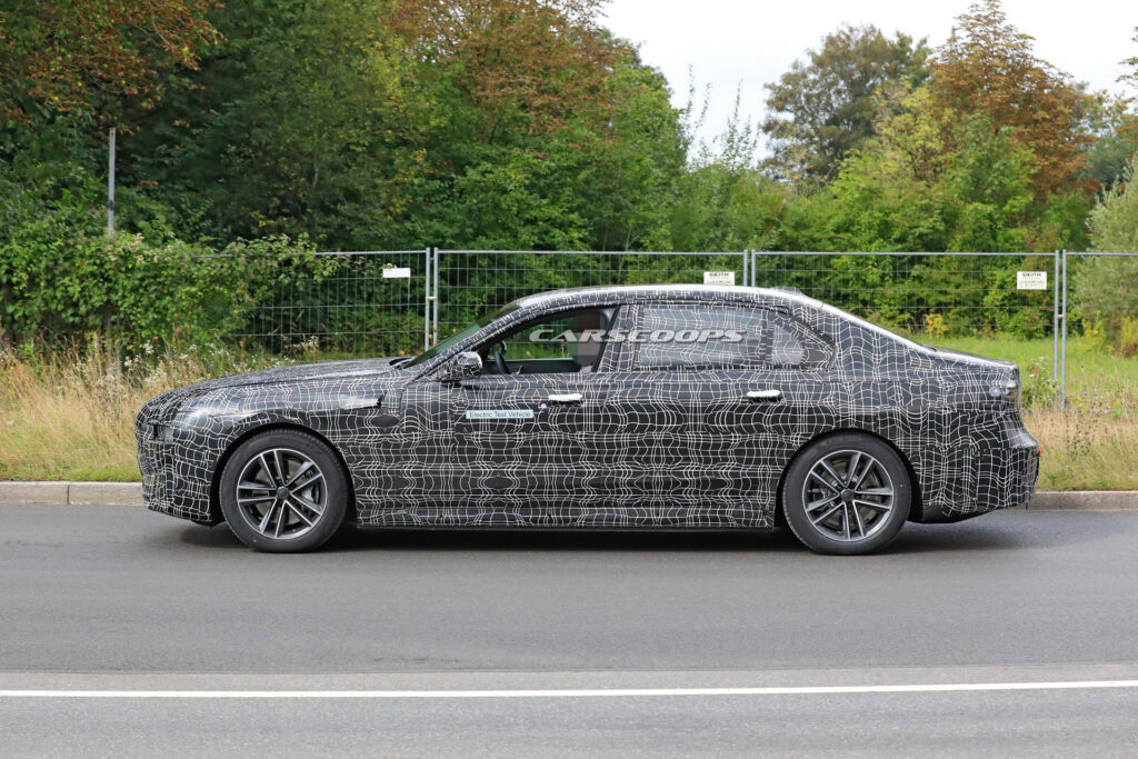 Флагманский электромобиль BMW i7 может выдать более 650 л.с.