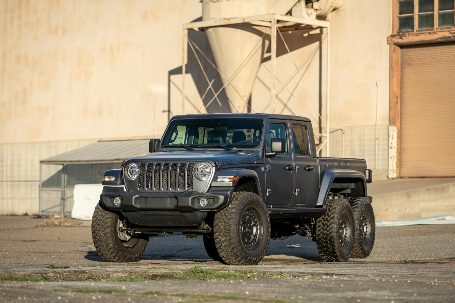 Jeep Gladiator 6x6 представлен с ценником в 145000 долларов - АВТОВЕСТИ