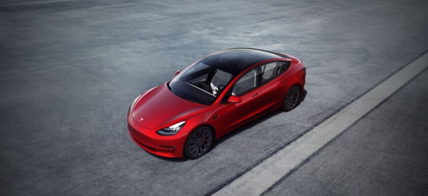 Tesla отзывает 285000 автомобилей в Китае из-за проблемы с круиз-контролем