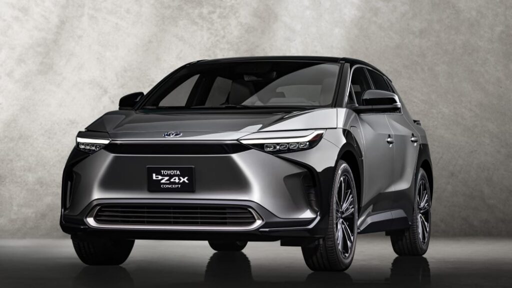 Toyota bZ4X BEV Concept представлена в США, продажи начнутся в 2022 году