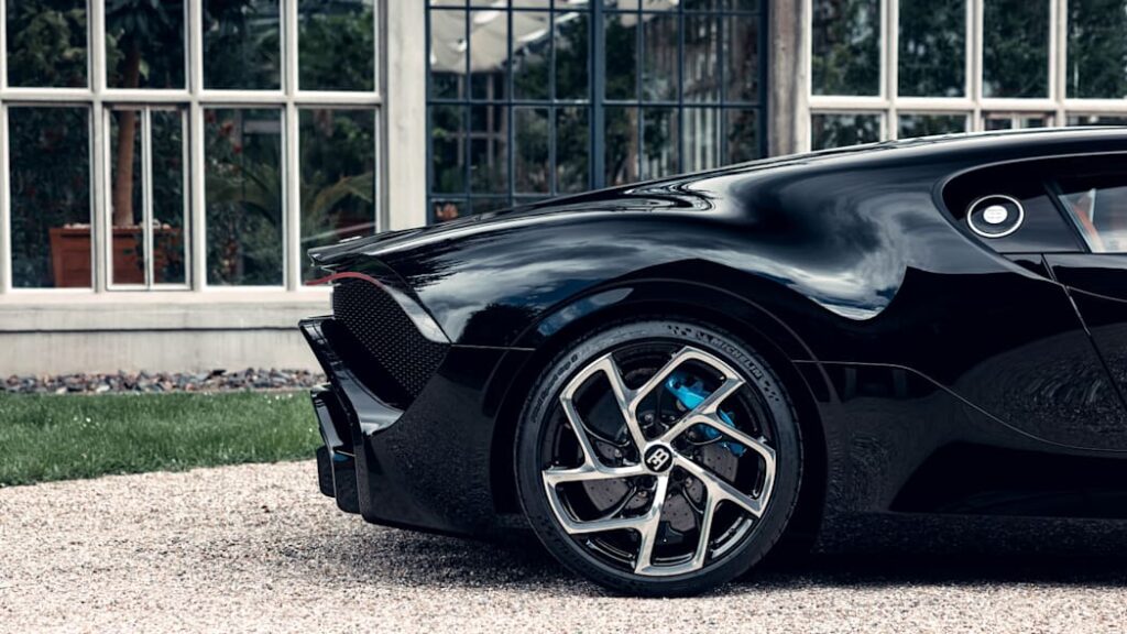 Bugatti представил окончательную версию уникального La Voiture Noire