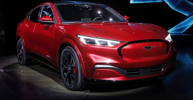 Ford производит электрических Mustang Mach-E больше, чем бензиновых моделей