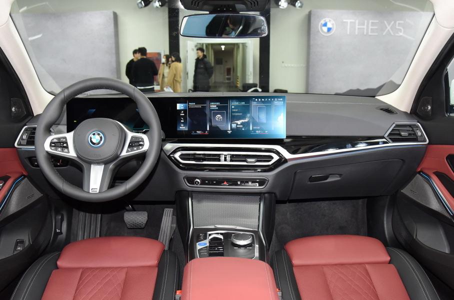Компания BMW запустила продажи электрического седана 3-Series