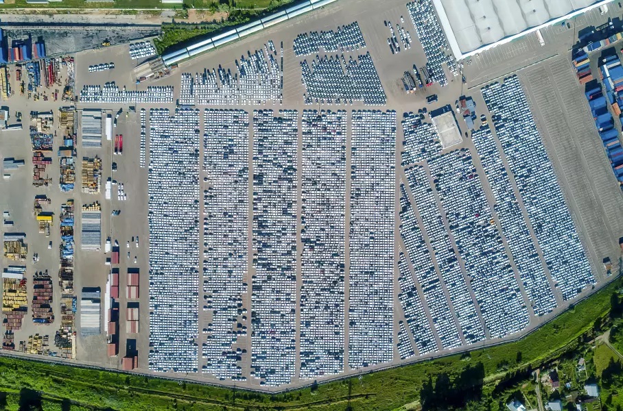 Более 10 тыс. новых автомобилей KIA, HYUNDAI, HAVAL И GEELY обнаружены на складах в РФ