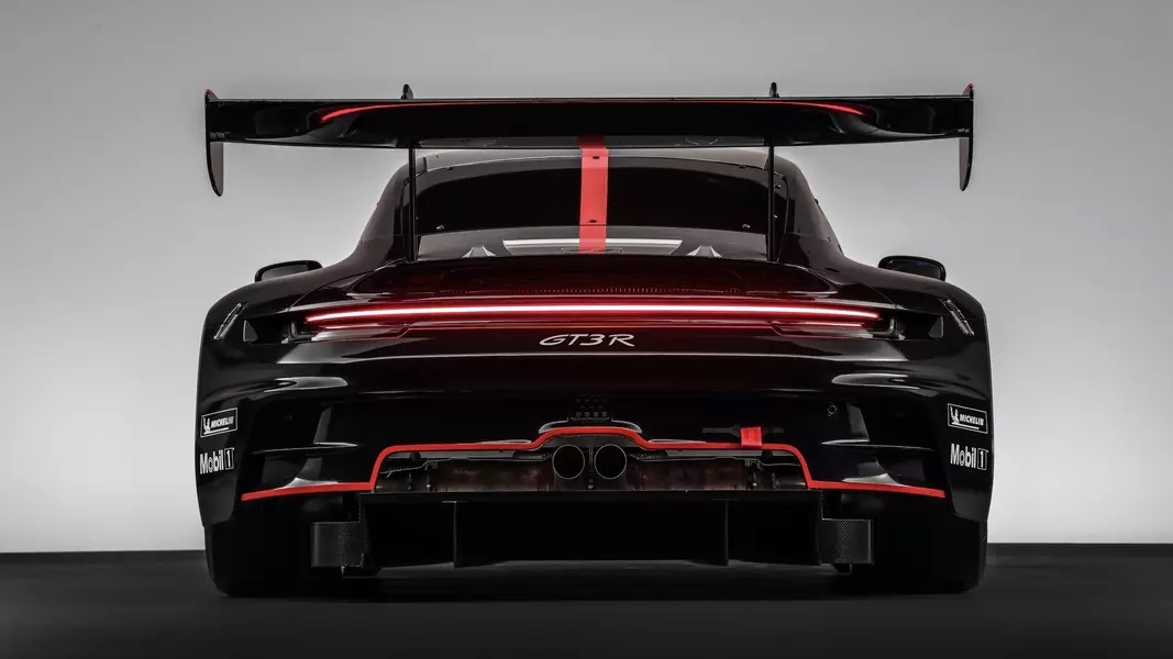 Новый спорткар Porsche 911 получил гоночную версию GT3 R от Porsche Motorsport
