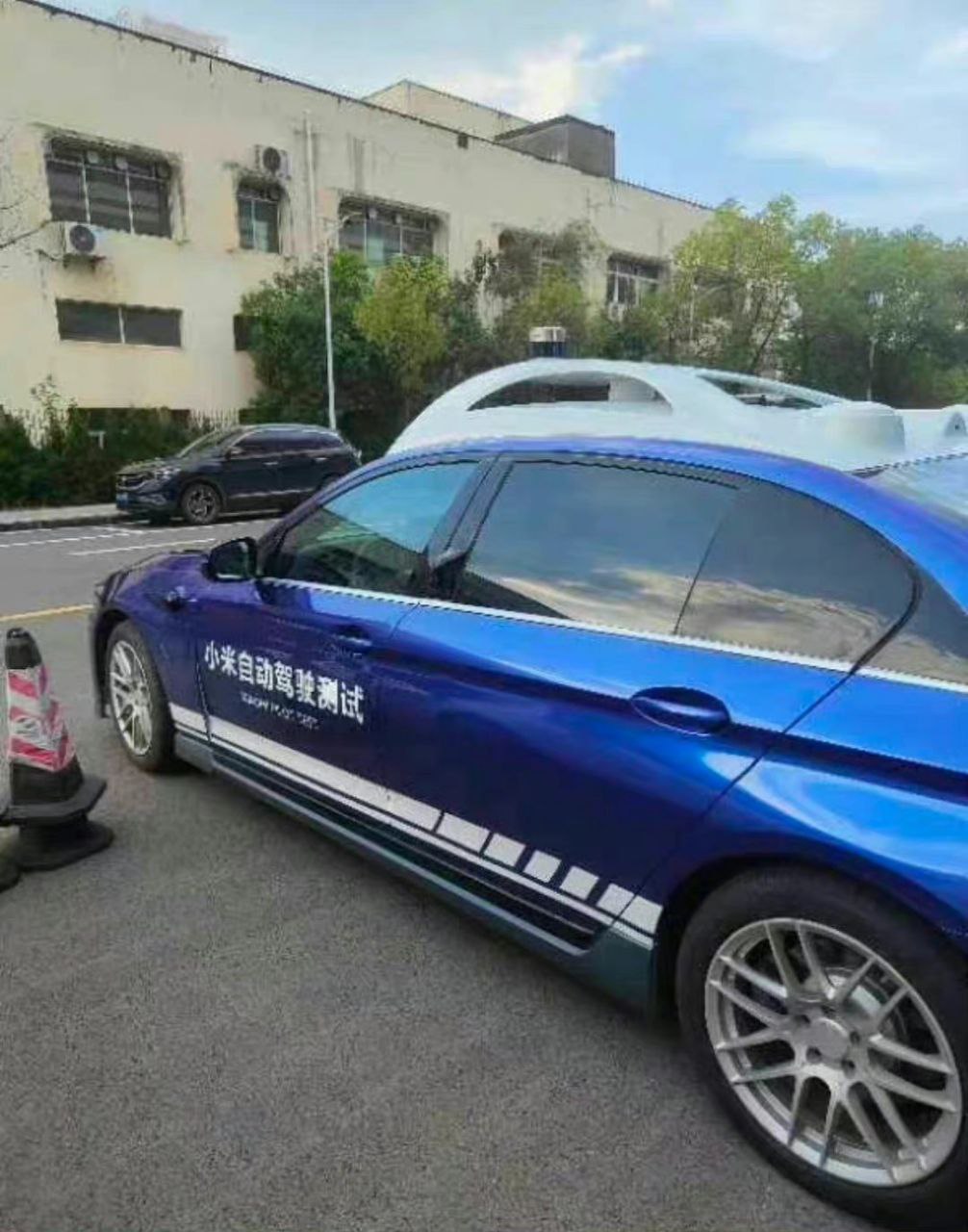 На тестах в Китае впервые был сфотографирован автономный автомобиль Xiaomi