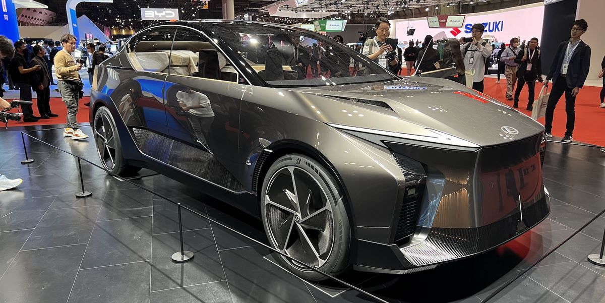Lexus в Токио представил два электрокара, в том числе и предвестника нового флагмана