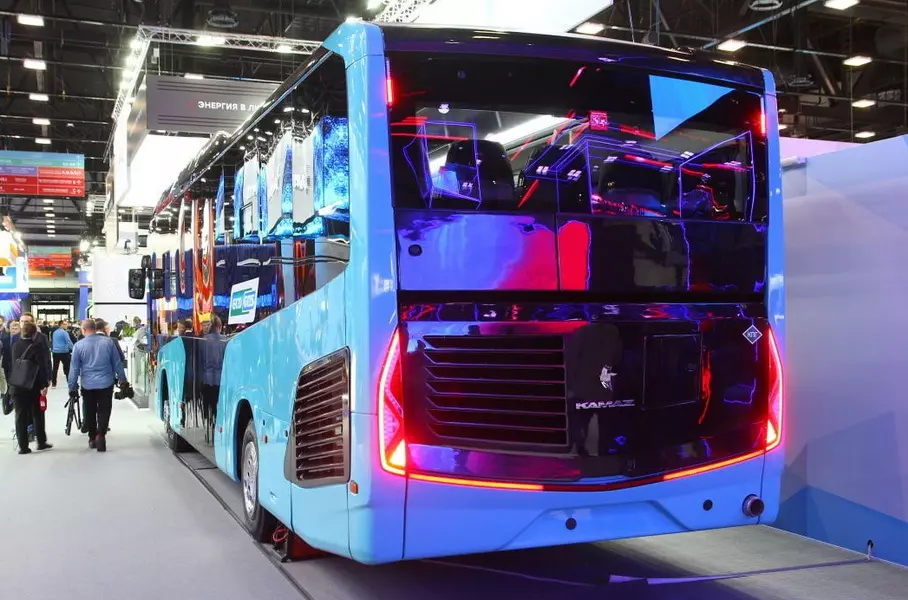 КамАЗ продемонстрировал новый пригородный автобус с футуристичным дизайном
