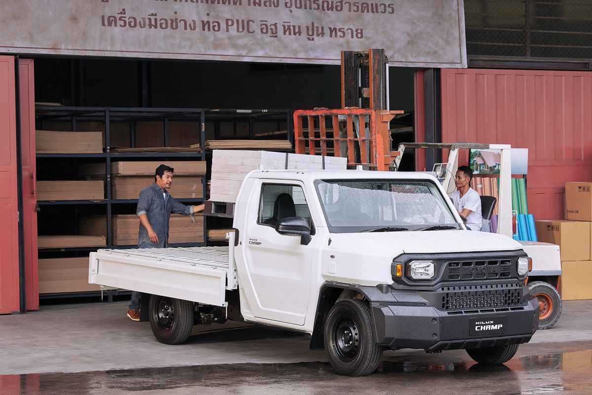 В Toyota нашли возможность запустить пикап Hilux Champ по цене Lada Vesta