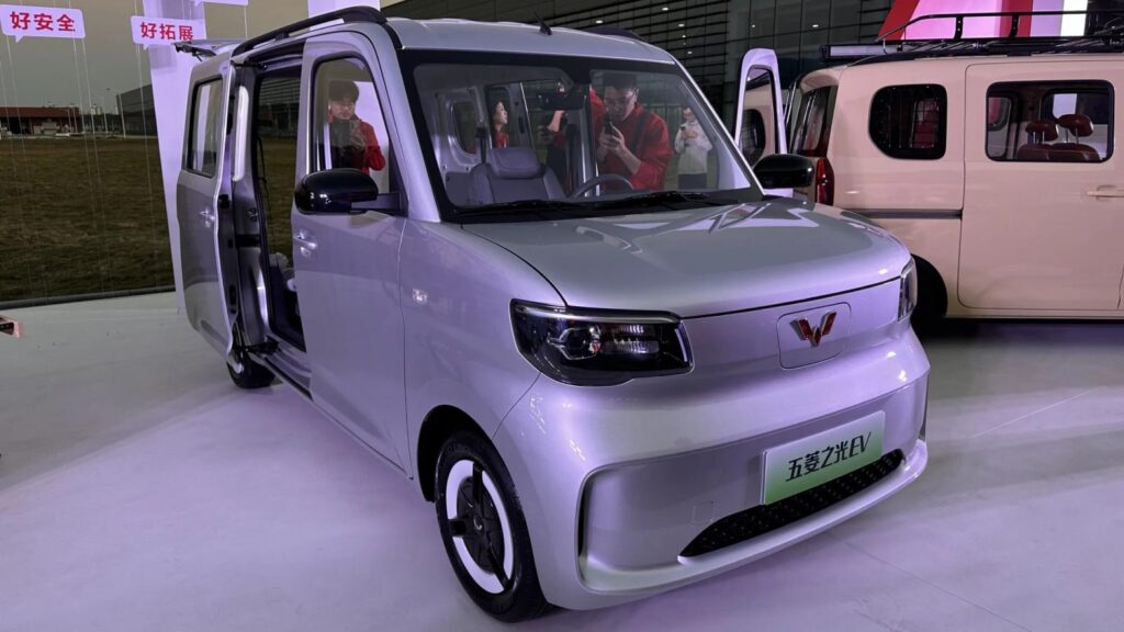 Wuling Zhiguang EV: новый электромобиль с батареей 17,6 кВт·ч от SGMW