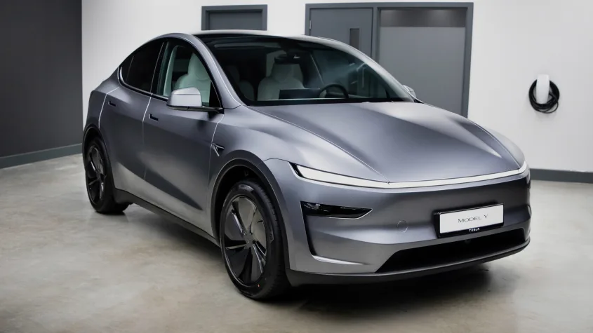 Новая Tesla Model Y с обновлениями выйдет в Великобритании в марте