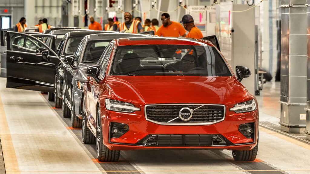 Volvo ожидает сложностей в 2025 году, но готова к новым пошлинам в США