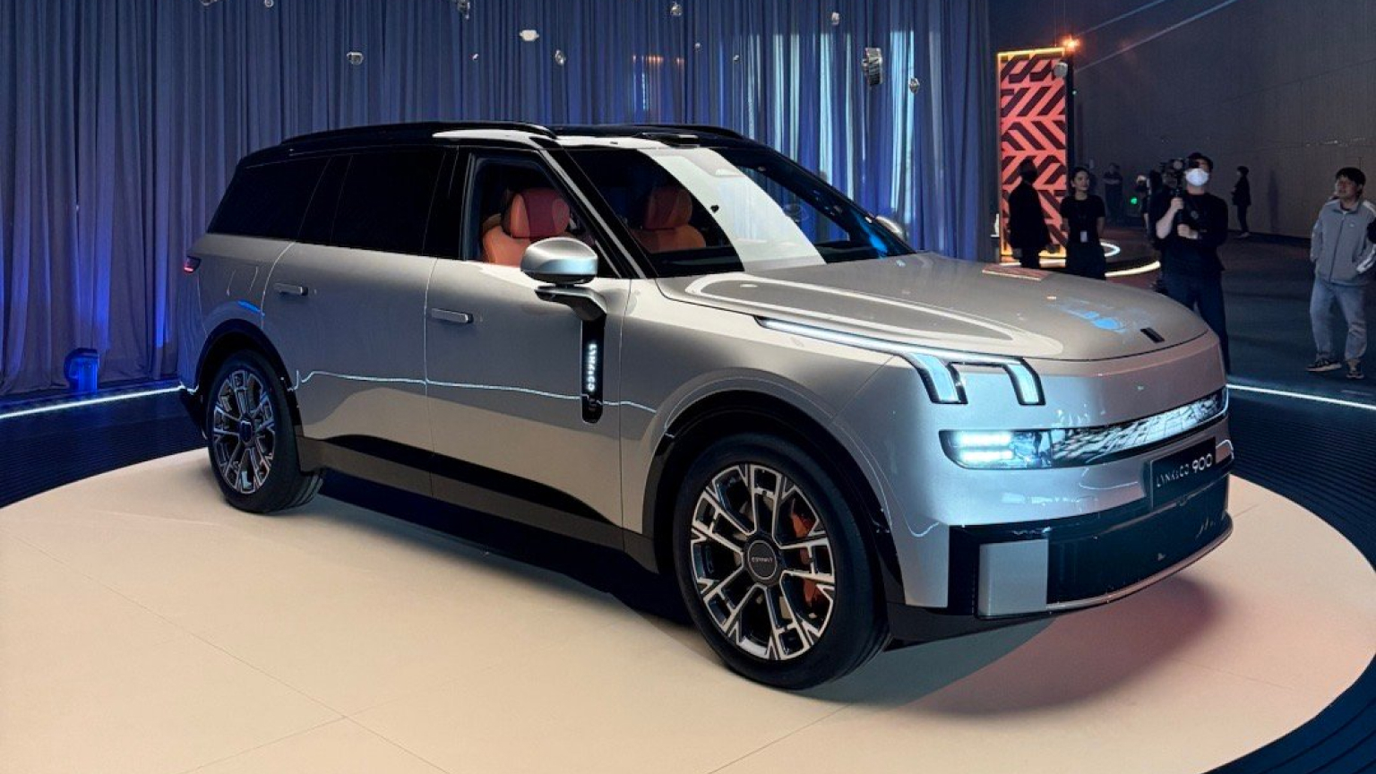 Lynk & Co 900: новый флагманский гибридный кроссовер Geely с мощностью 872 л.с.