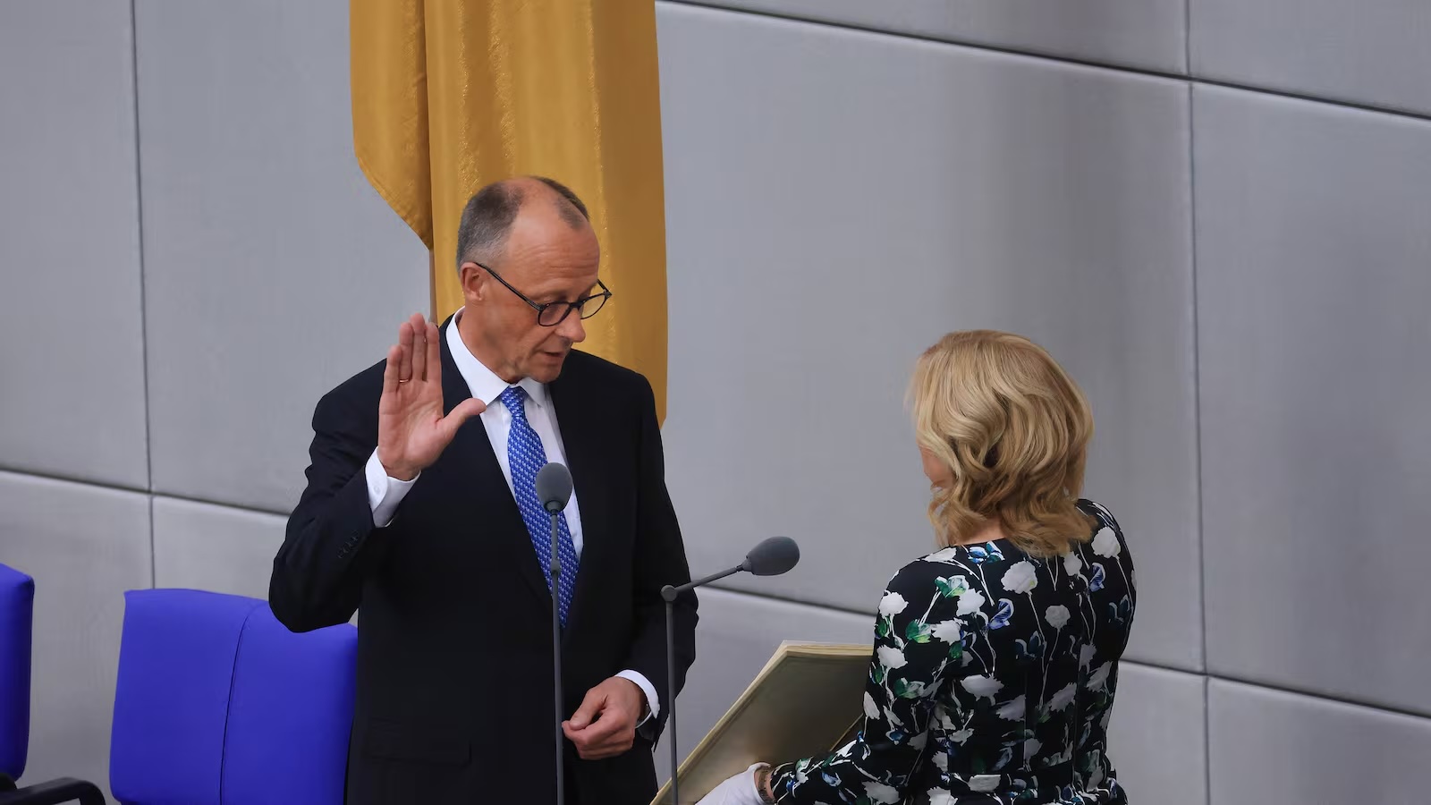 Автопром Германии ожидает от нового правительства действий по поддержке отрасли