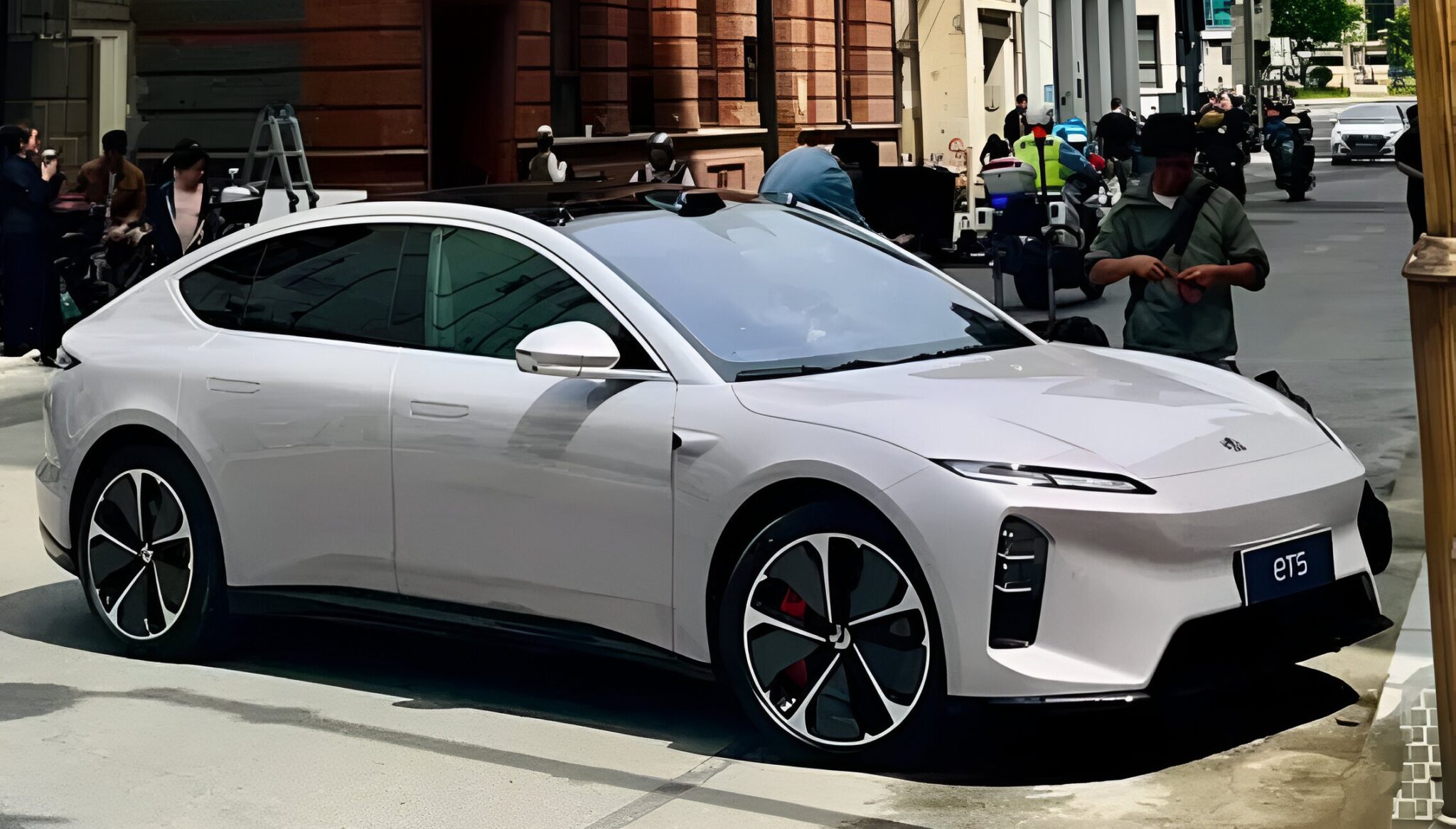 Nio представила обновленный седан ET5 2025 года с новым чипом и улучшенной функцией ИИ