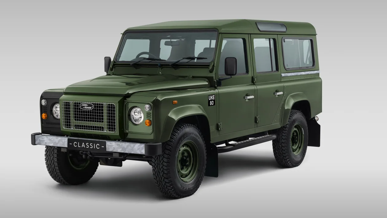 Land Rover представил ограниченную серию Defender Churchill Edition