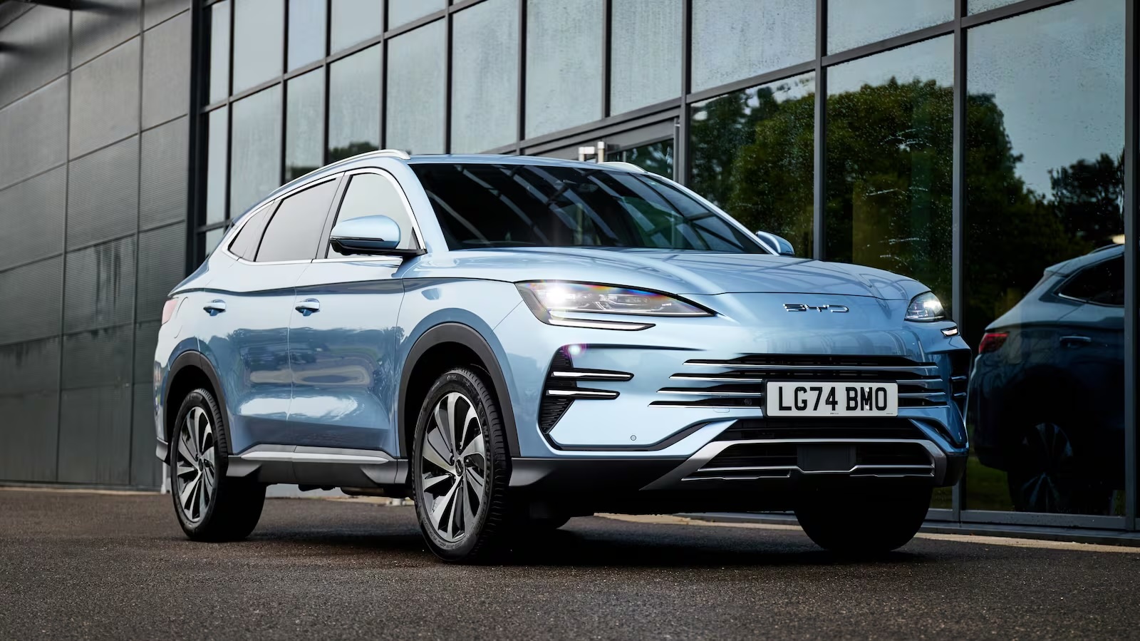 Гибридные системы и китайские бренды усилили рост SUV в Европе