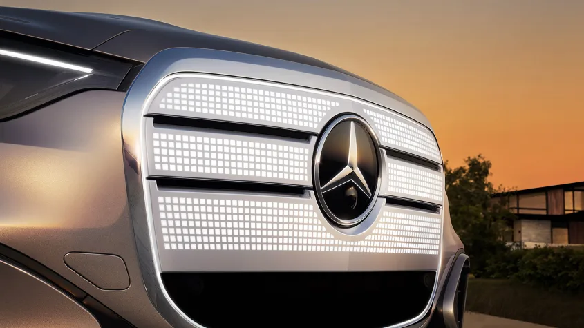 Mercedes GLC с подсвеченной решёткой открывает новую эру дизайна