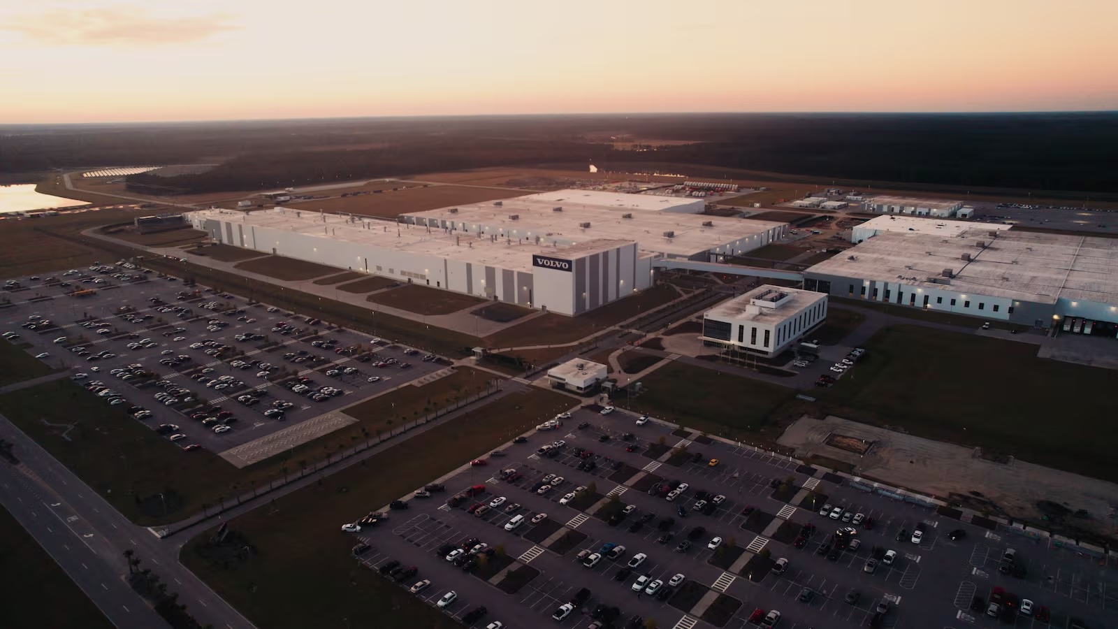 Volvo запланировала выпуск нового гибридного внедорожника в США к 2030 году