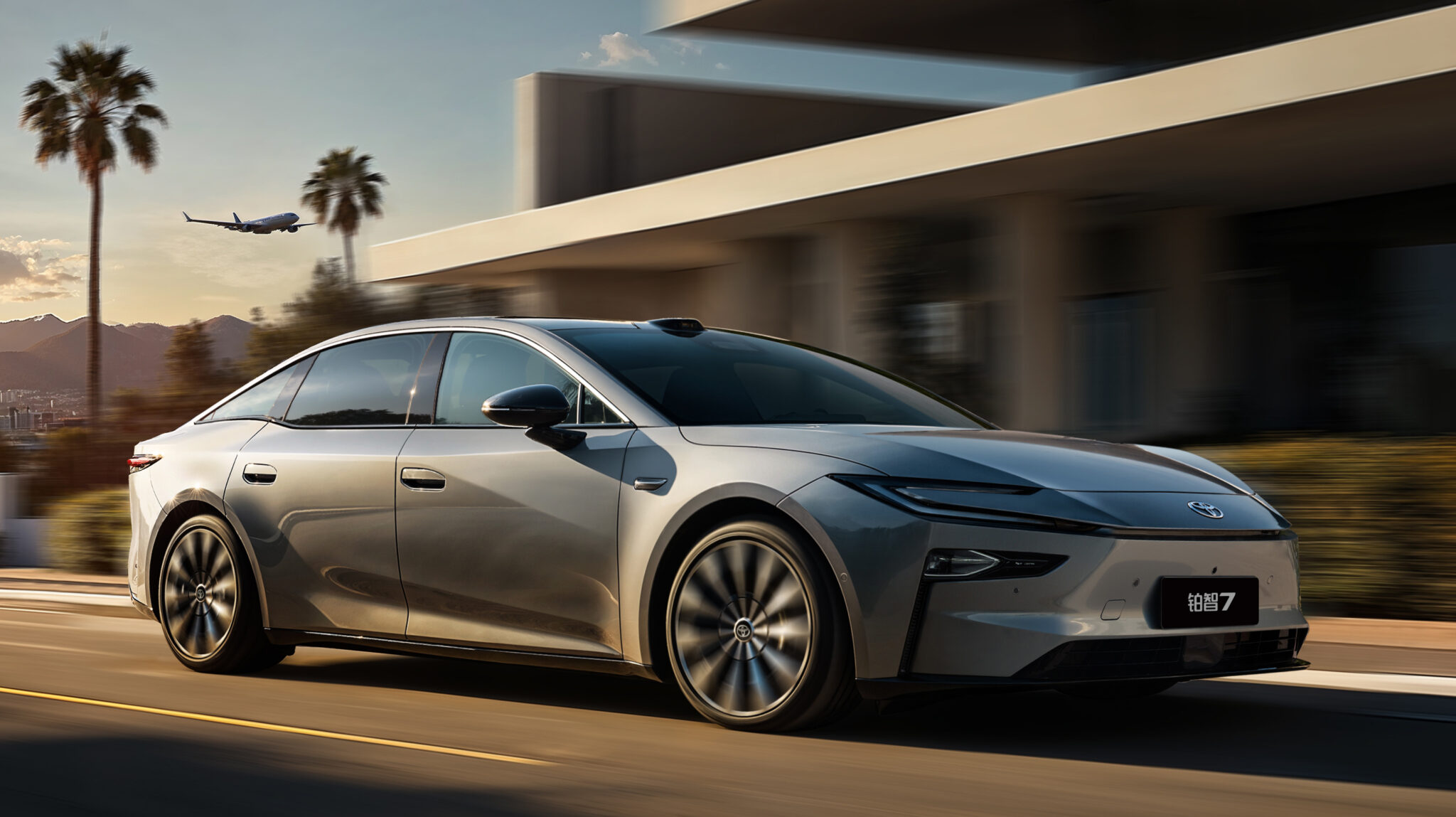 Toyota представила электроседан bZ7 с HarmonyOS и интеграцией в экосистему Xiaomi