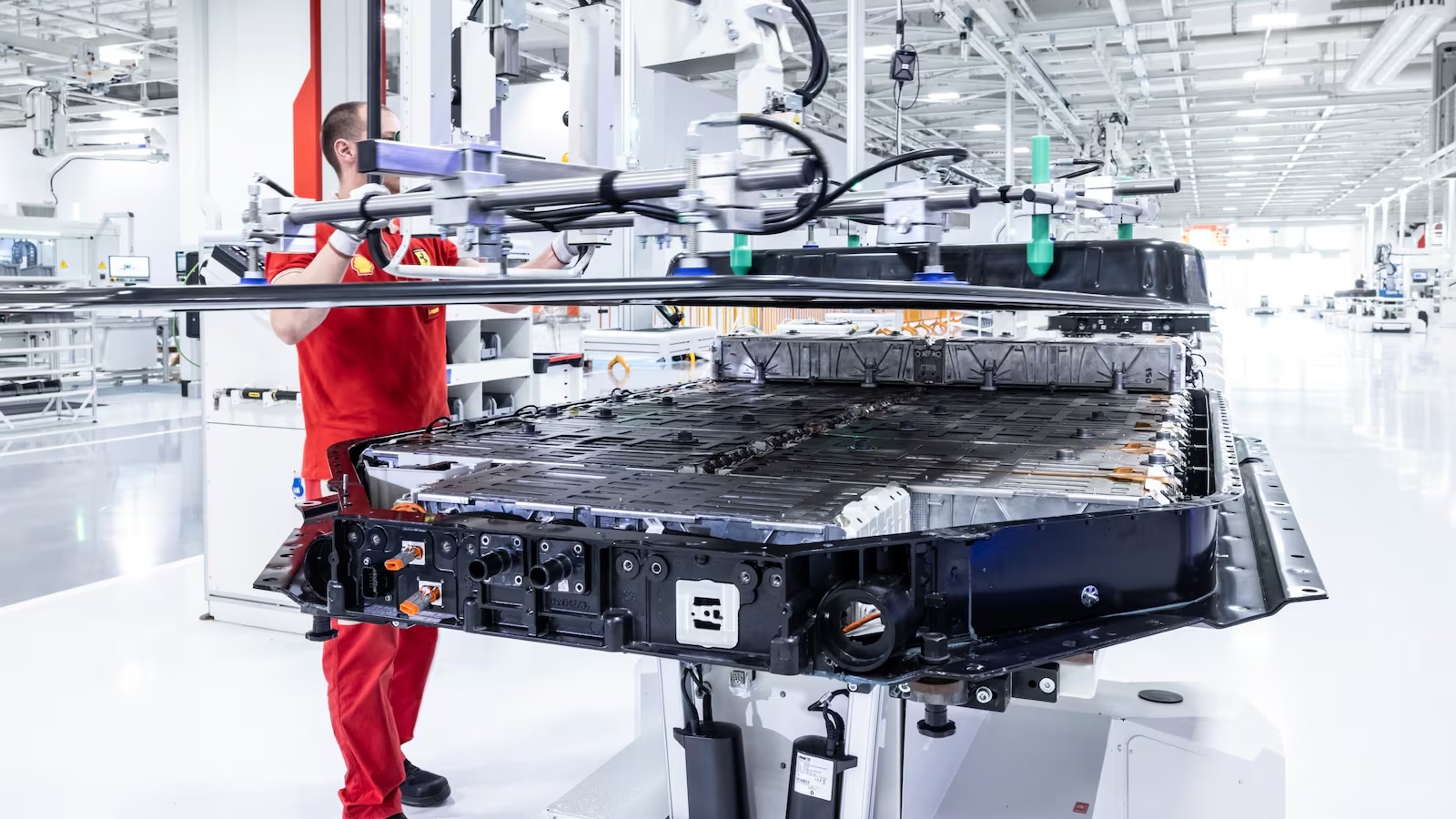 Ferrari анонсировала Elettrica с 1000 л.с., четырьмя дверями и семейным комфортом