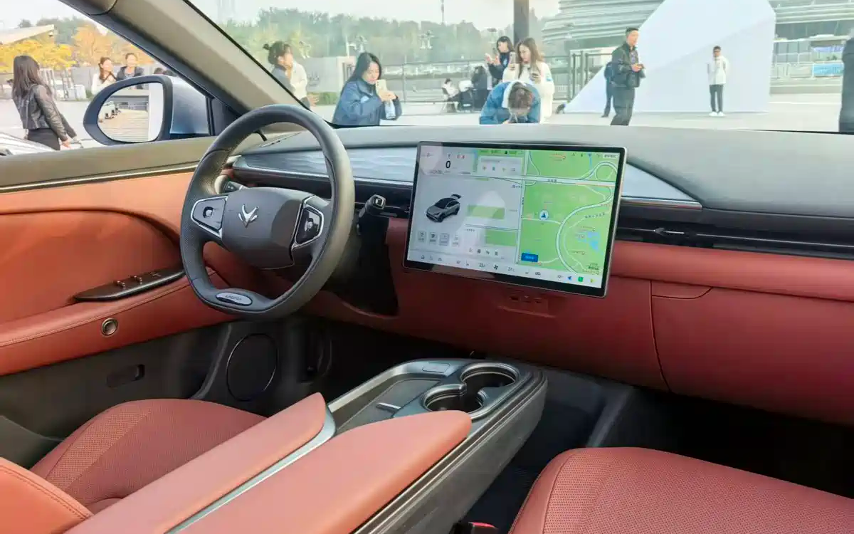 Arcfox представила новый Alpha T5 с расширенным запасом хода и ADS