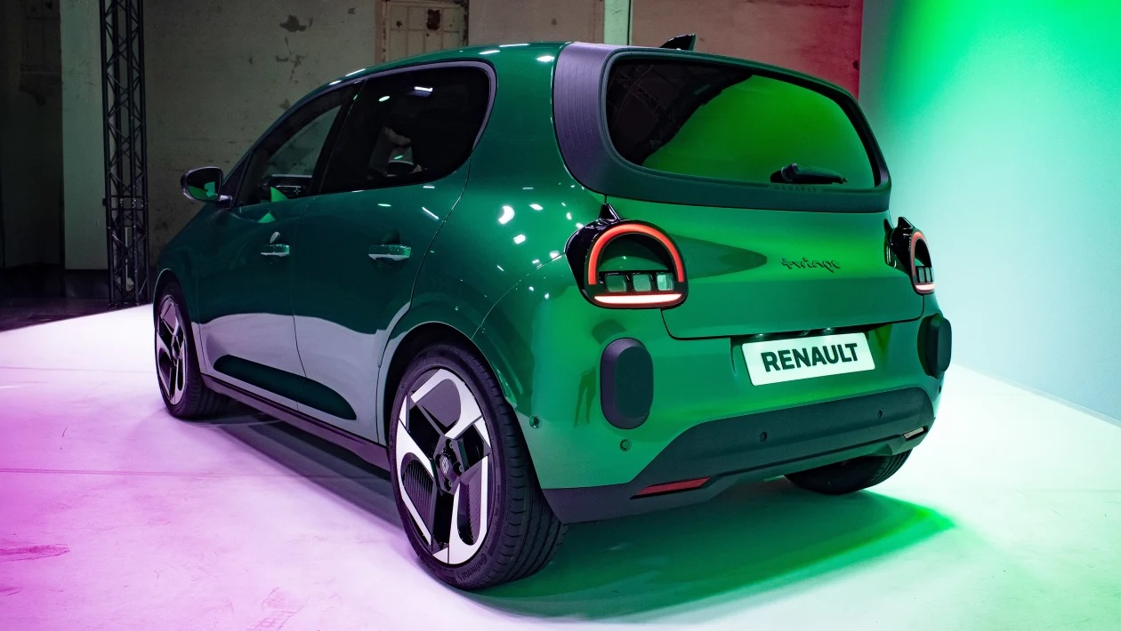 Новый Renault Twingo: ретро-электромобиль по цене от 1,9 млн рублей