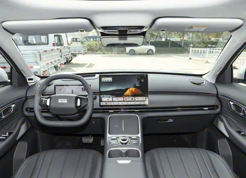 Geely представит плагин‑гибрид Galaxy Starship 7 2026 в Китае